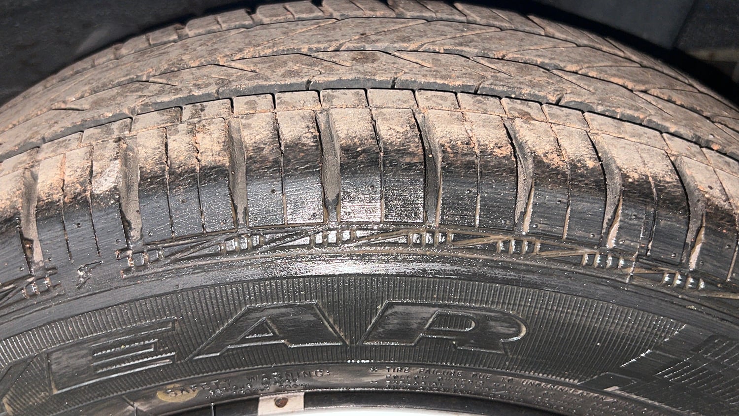 Used 2015 Hyundai Xcent S 1.2 Petrol Manual tyres LEFT REAR TYRE TREAD VIEW