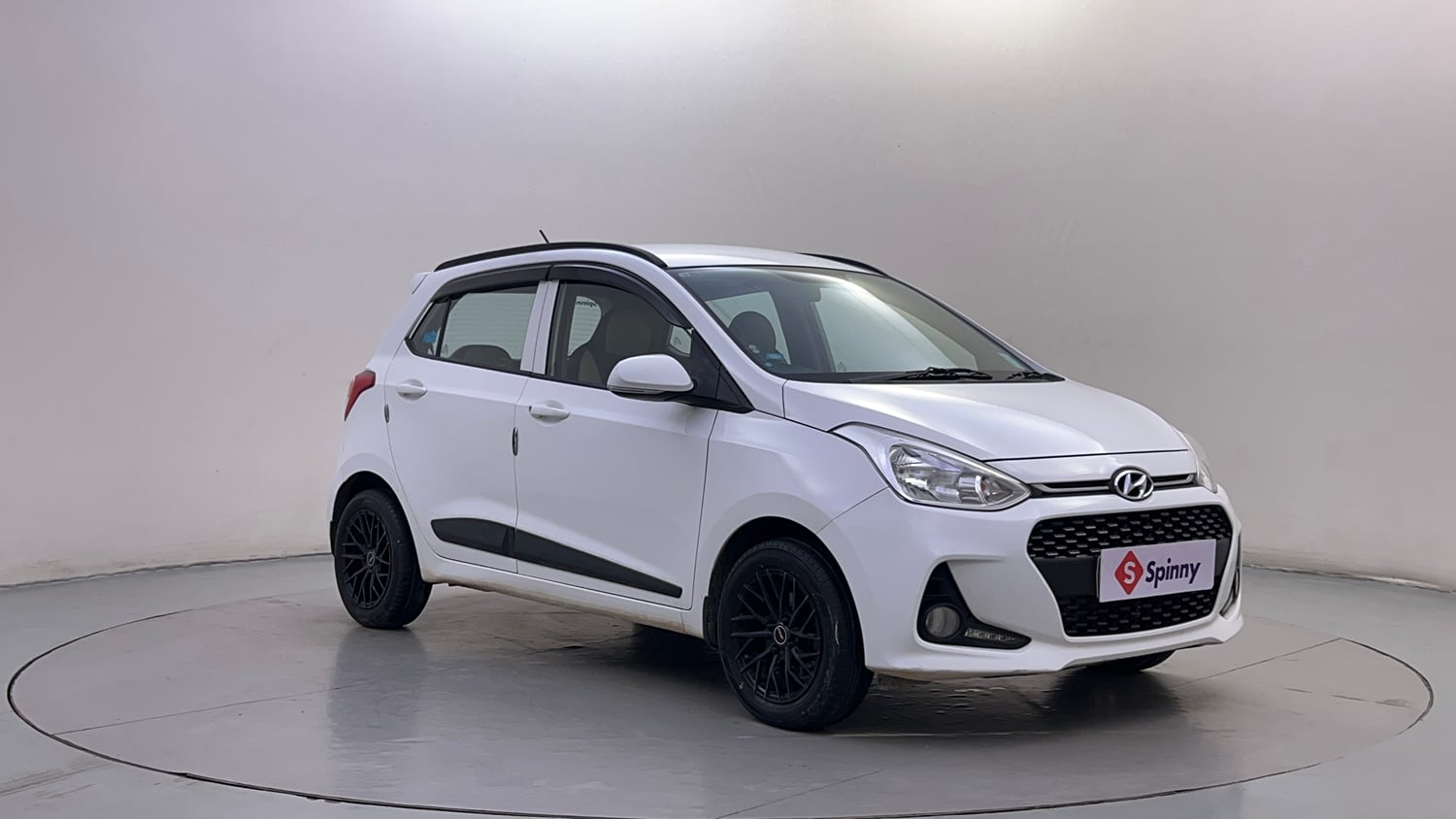 Used 2020 Hyundai Grand i10 Sportz 1.2 Kappa VTVT Petrol Manual exterior RIGHT FRONT CORNER VIEW