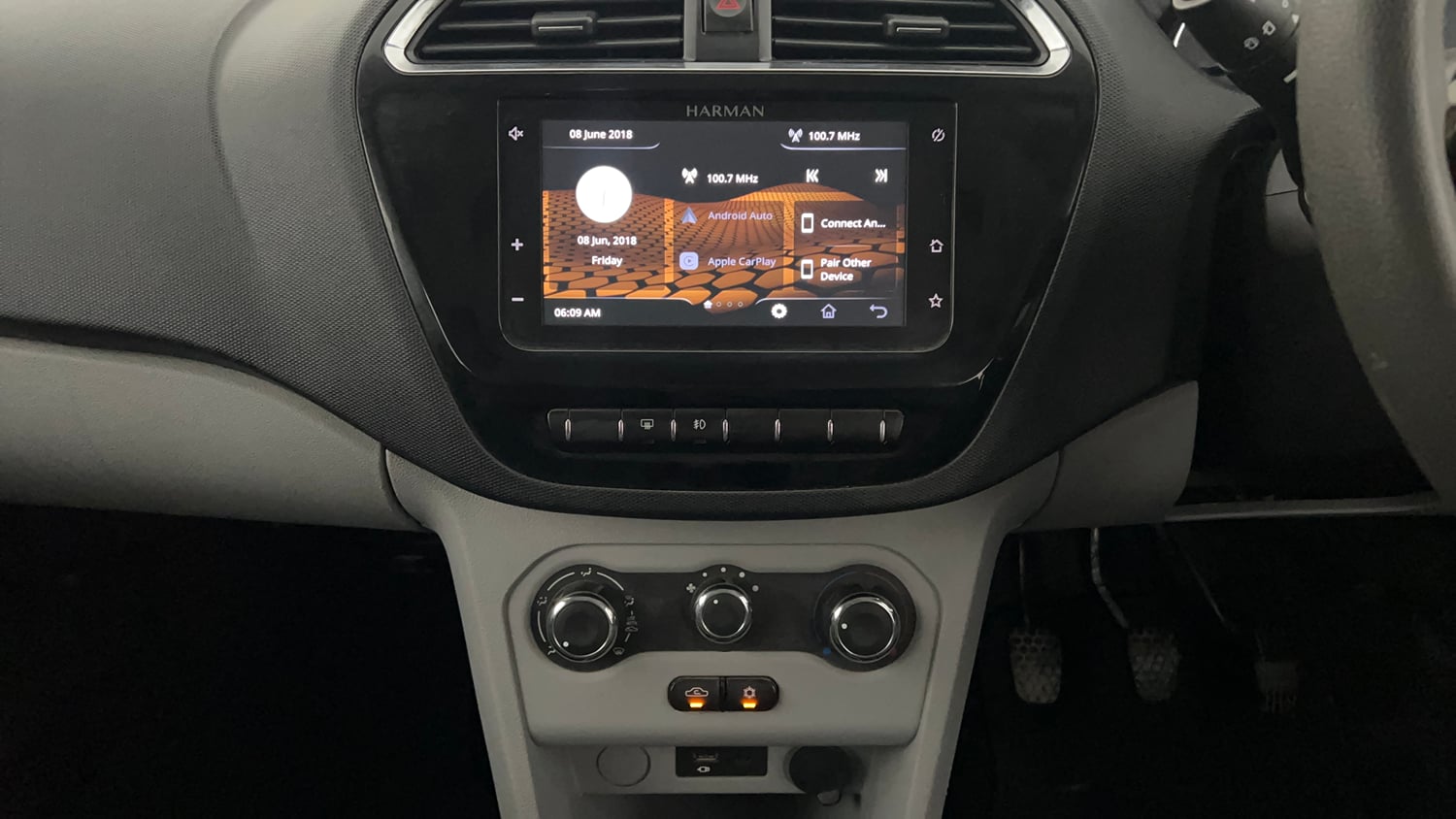 Used 2022 Tata Tiago XZ Petrol Manual interior MUSIC SYSTEM & AC CONTROL VIEW