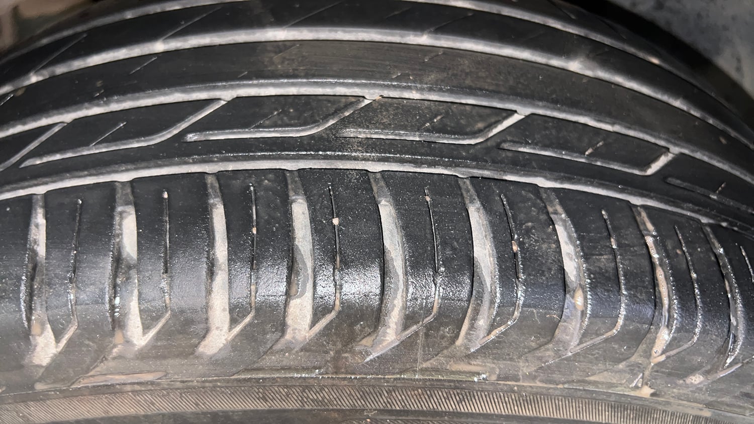 Used 2016 Renault Duster RXL Petrol Petrol Manual tyres LEFT REAR TYRE TREAD VIEW