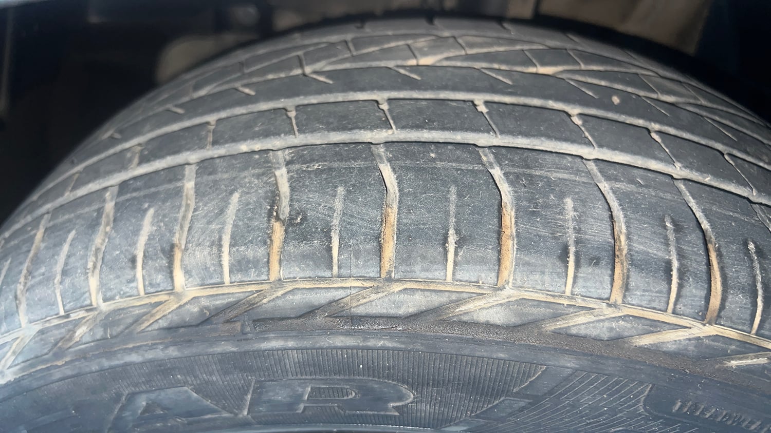 Used 2018 Tata Nexon XZA Plus Diesel Diesel Automatic tyres LEFT FRONT TYRE TREAD VIEW