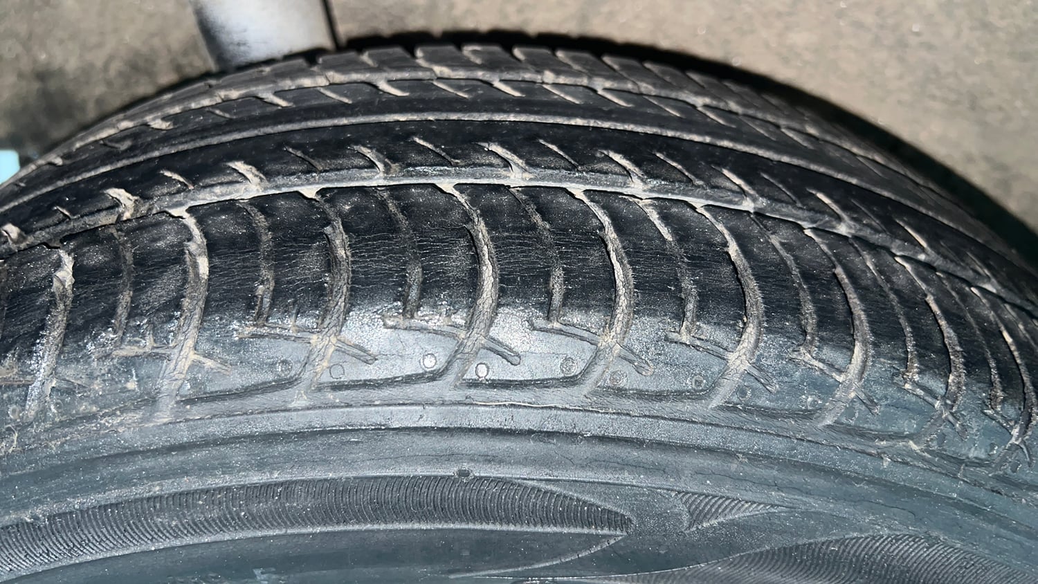 Used 2019 Maruti Suzuki Wagon R ZXi 1.2 AMT Petrol Automatic tyres RIGHT REAR TYRE TREAD VIEW