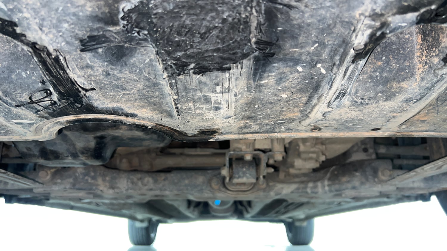 Used 2024 Hyundai Verna SX 1.5 Petrol MT Petrol Manual extra FRONT LEFT UNDERBODY VIEW