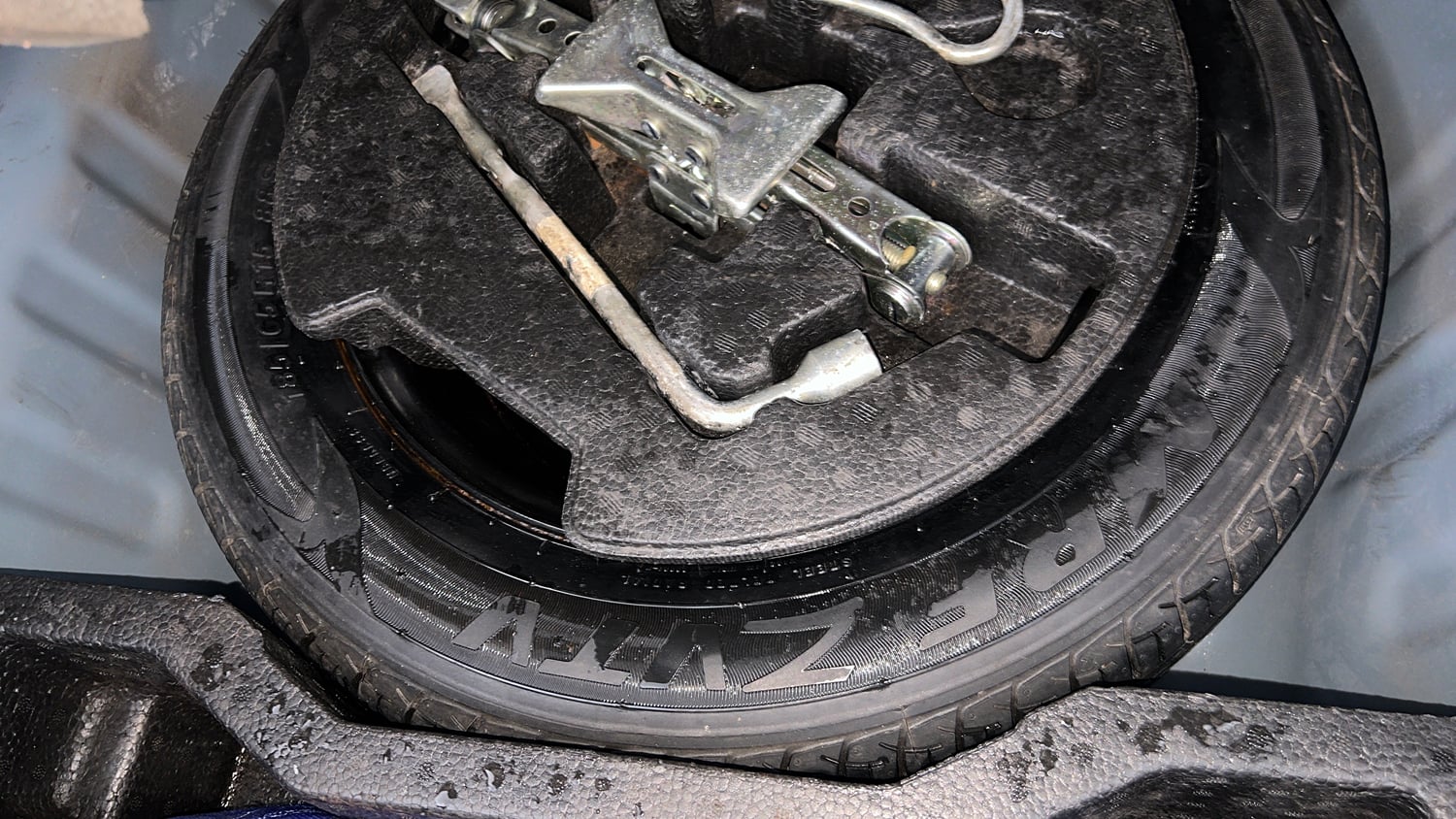 Used 2016 Maruti Suzuki Ciaz ZXi Petrol Manual tyres SPARE TYRE VIEW