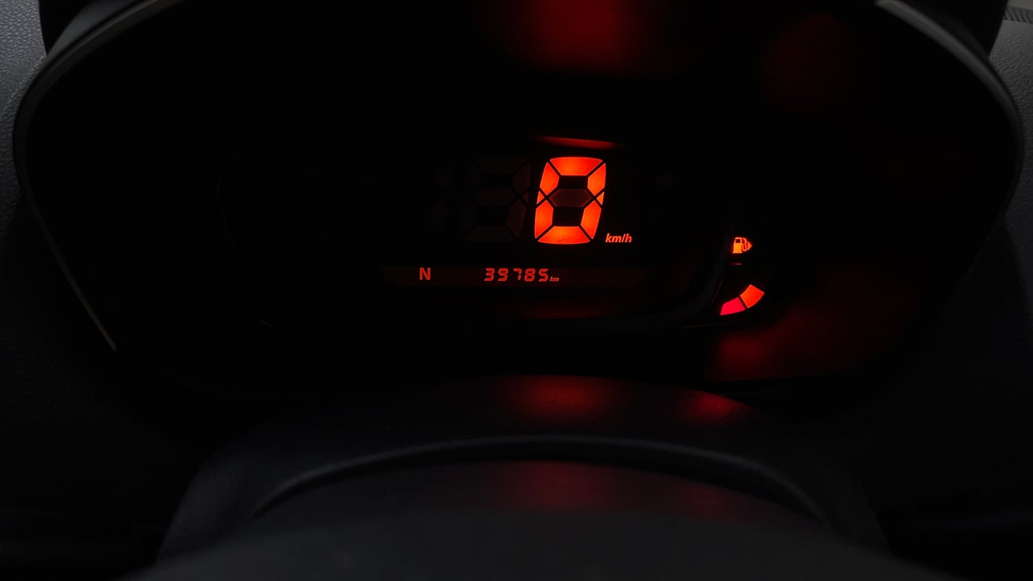 Used 2016 Renault Kwid 1.0 RXT AMT Petrol Automatic interior CLUSTERMETER VIEW