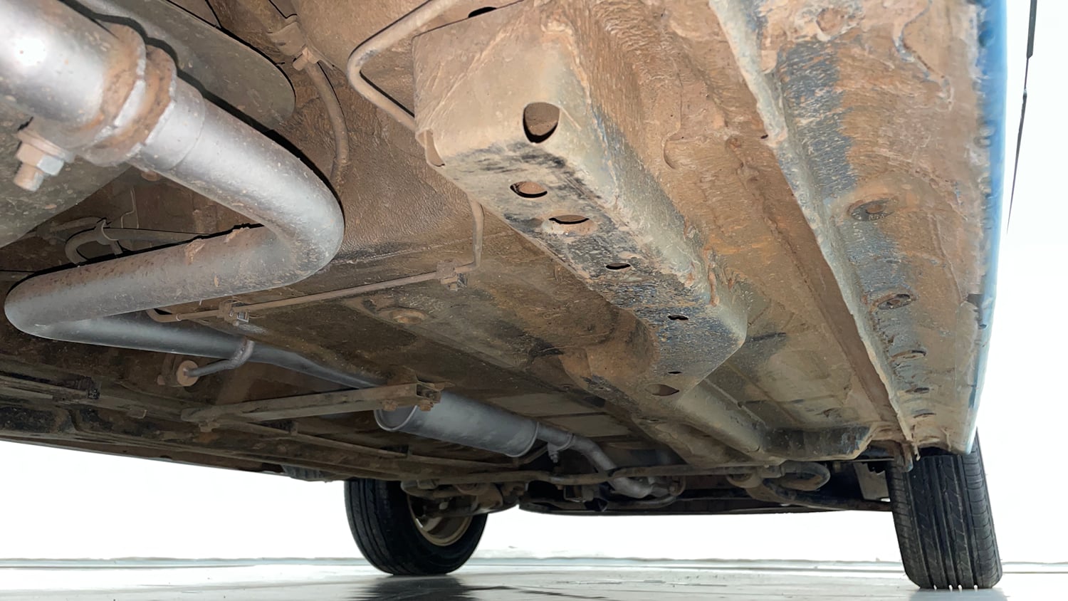 Used 2017 Tata Tiago Revotron XZ Petrol Manual extra REAR RIGHT UNDERBODY VIEW