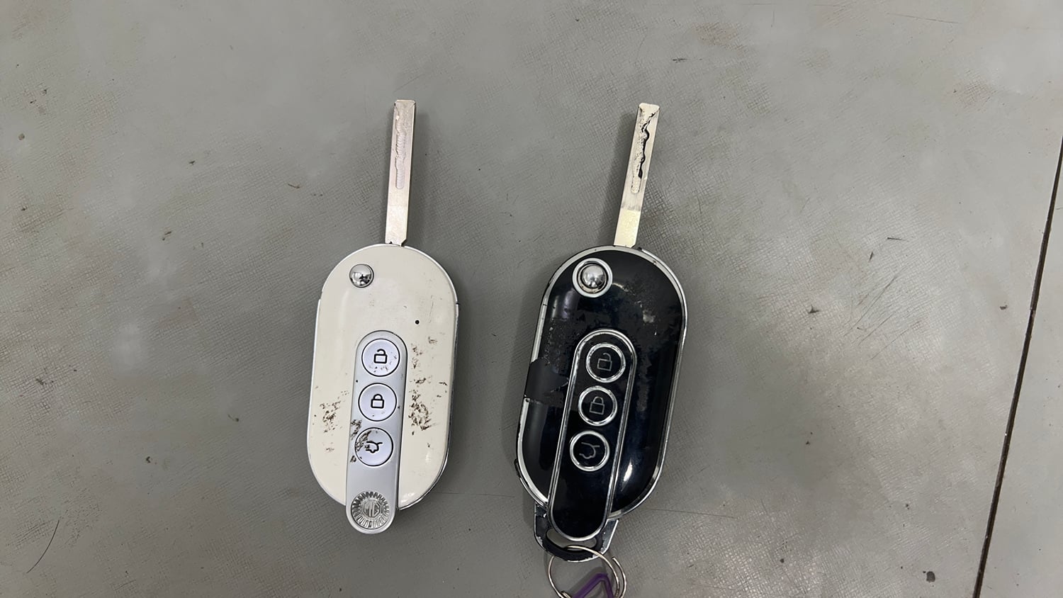 Used 2024 MG Motors Comet EV Excite Electric Automatic extra CAR KEY VIEW