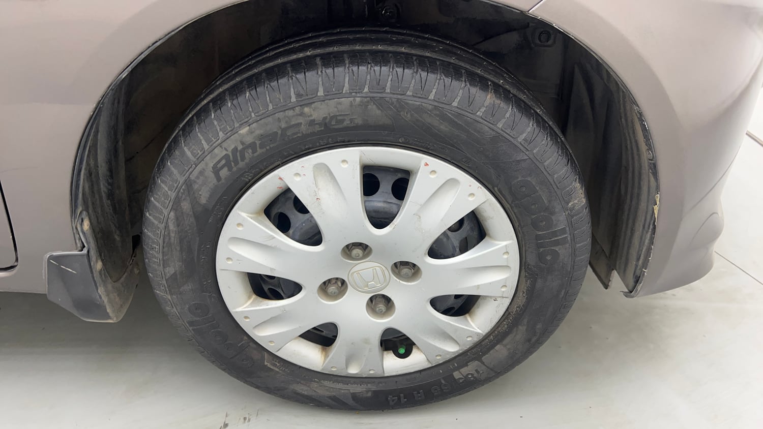Used 2014 Honda Amaze 1.2 S i-VTEC Petrol Manual tyres RIGHT FRONT TYRE RIM VIEW