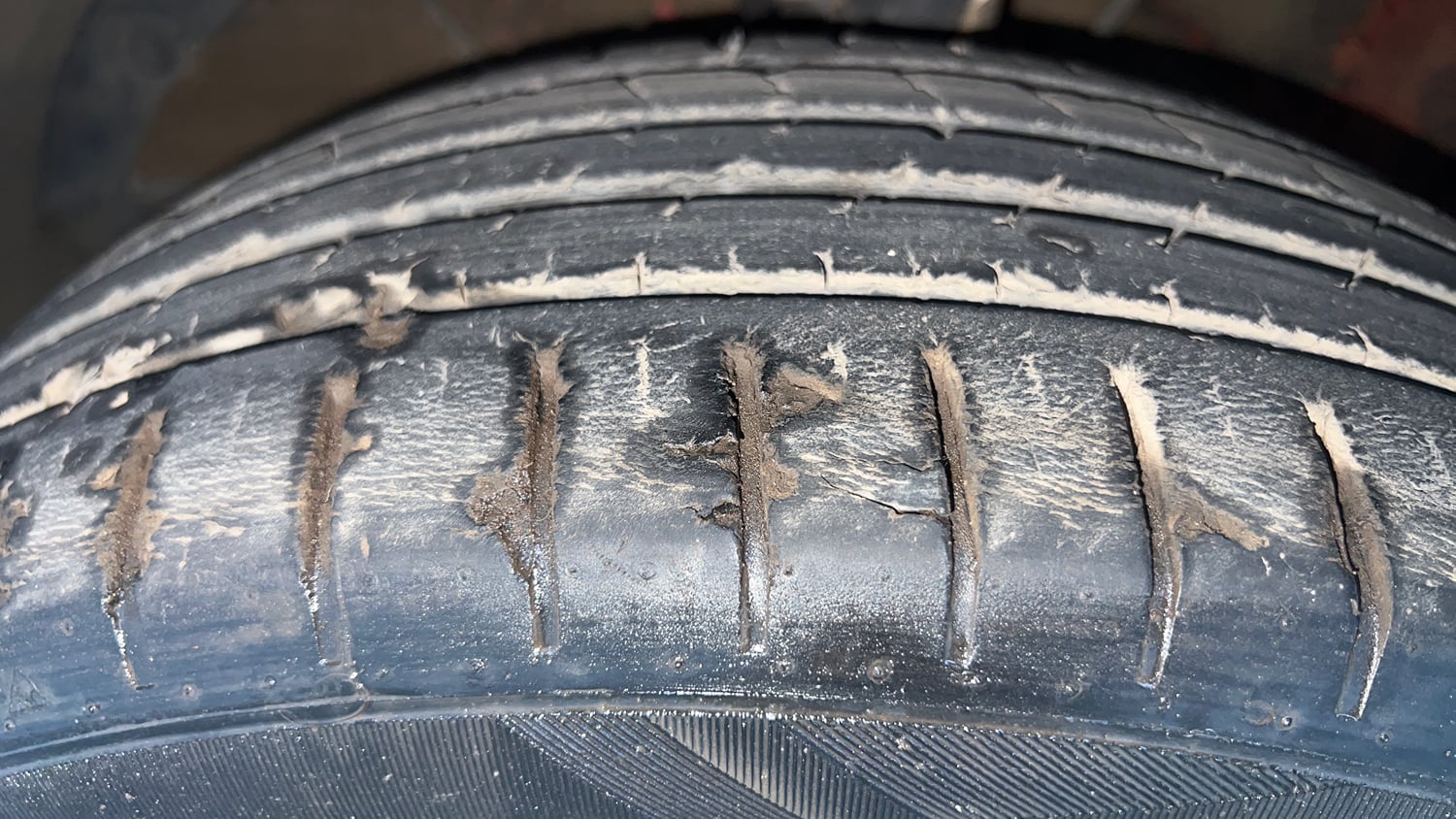 Used 2022 Toyota Glanza V Petrol Manual tyres LEFT FRONT TYRE TREAD VIEW