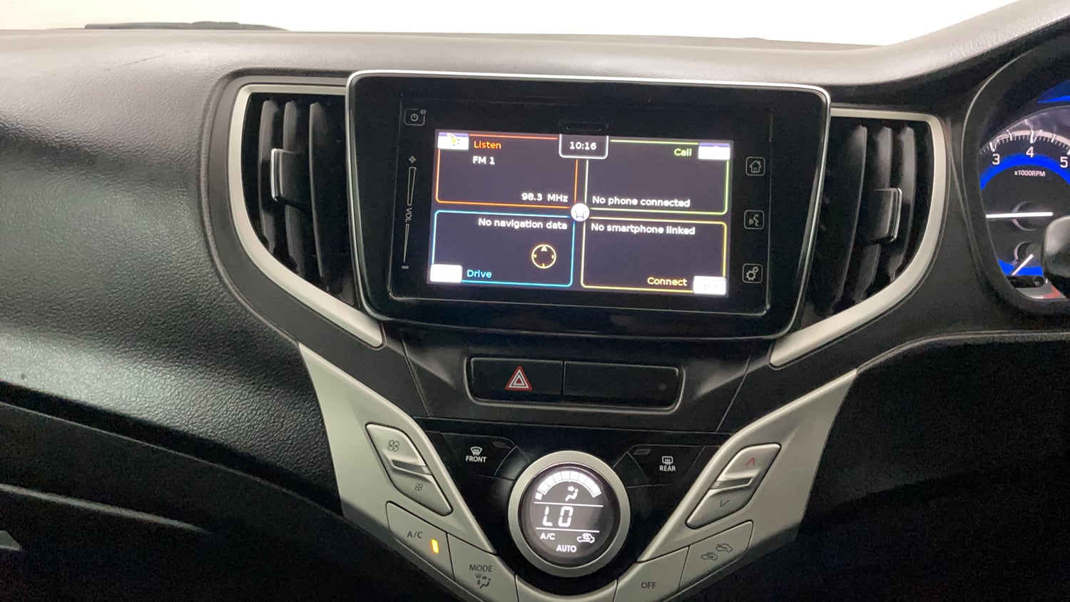Used 2018 Maruti Suzuki Baleno Alpha 1.2 Petrol Manual interior MUSIC SYSTEM & AC CONTROL VIEW