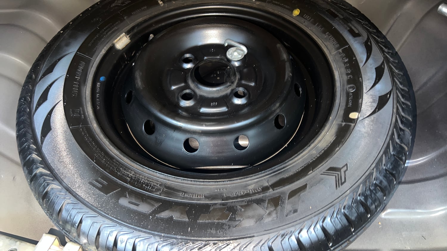 Used 2017 Maruti Suzuki Alto 800 VXi (O) Petrol Manual tyres SPARE TYRE VIEW