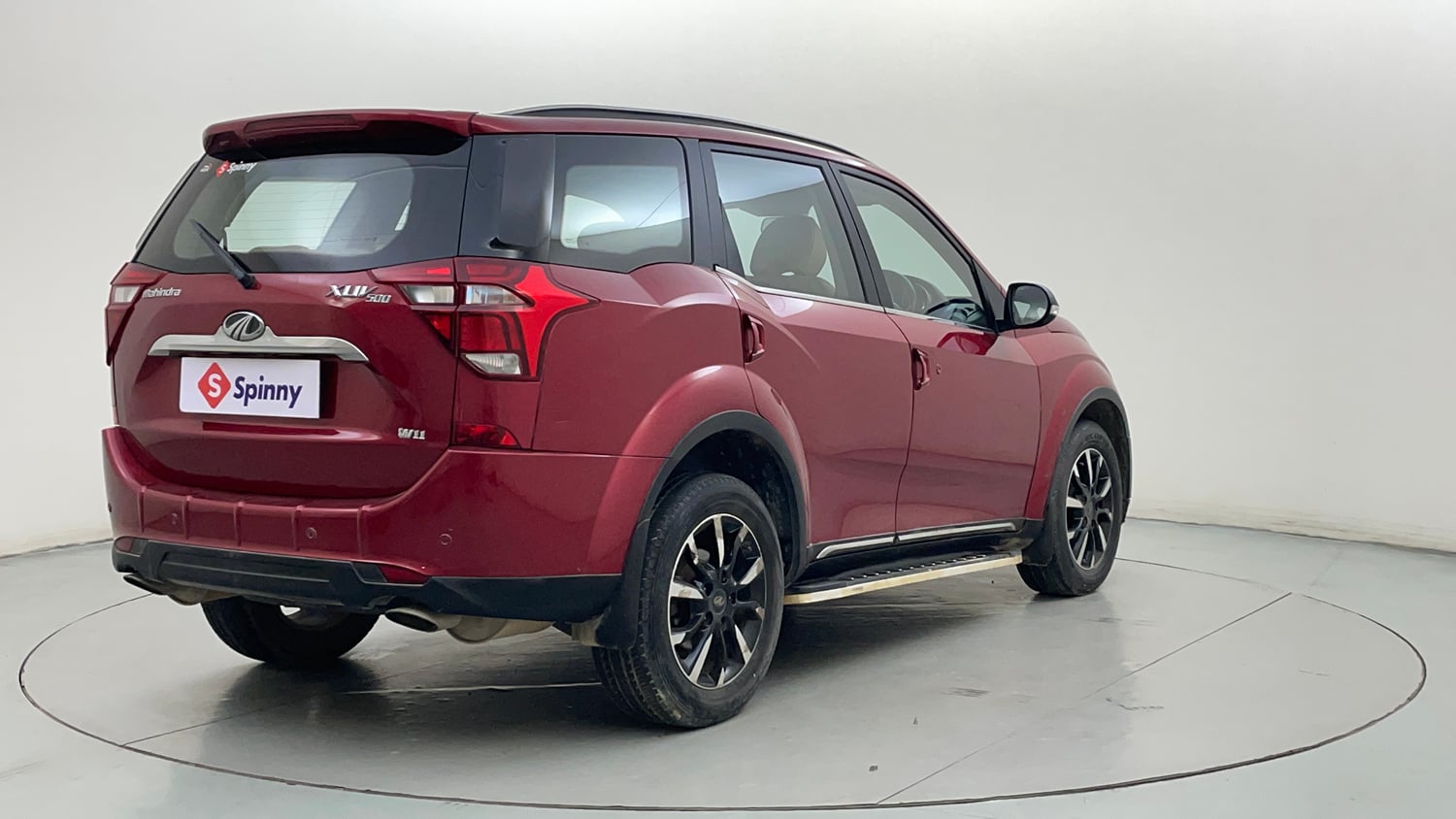 Used 2018 Mahindra XUV500 W11 Diesel Manual exterior RIGHT REAR CORNER VIEW