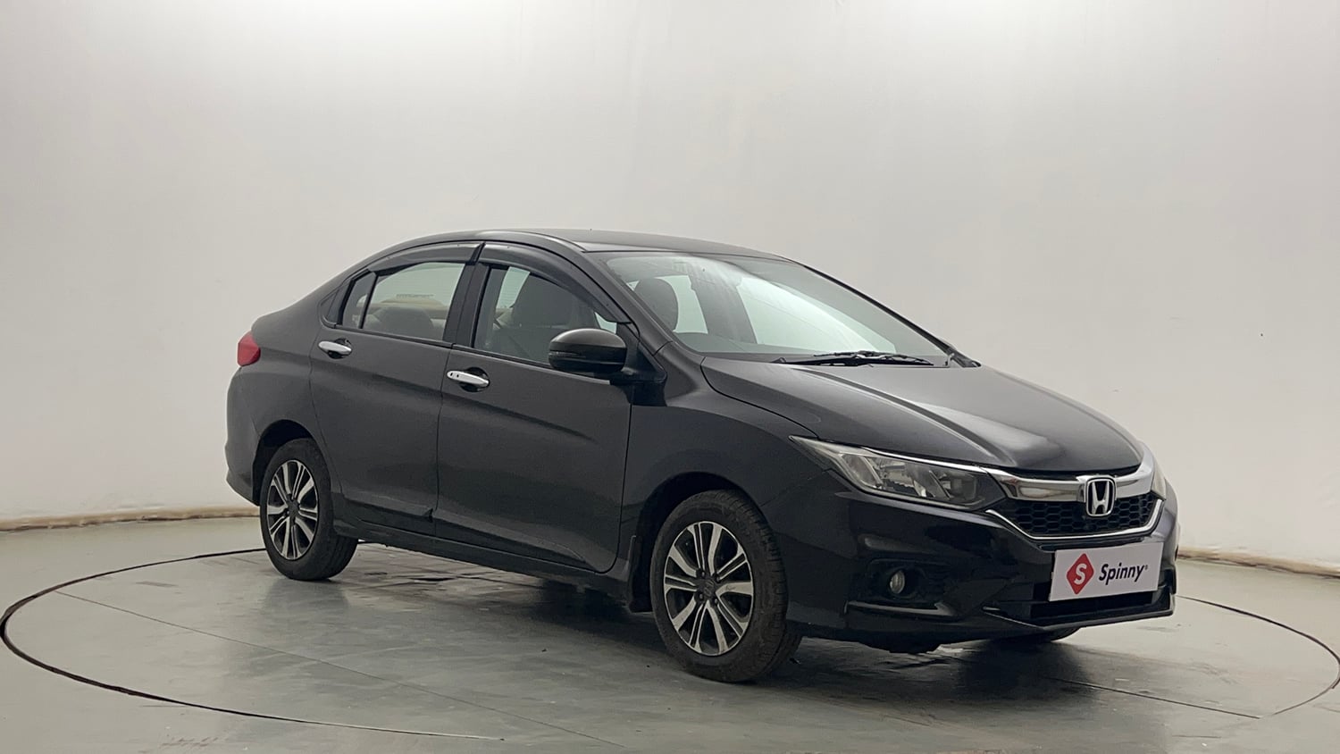 Used 2018 Honda City V Diesel Diesel Manual exterior RIGHT FRONT CORNER VIEW