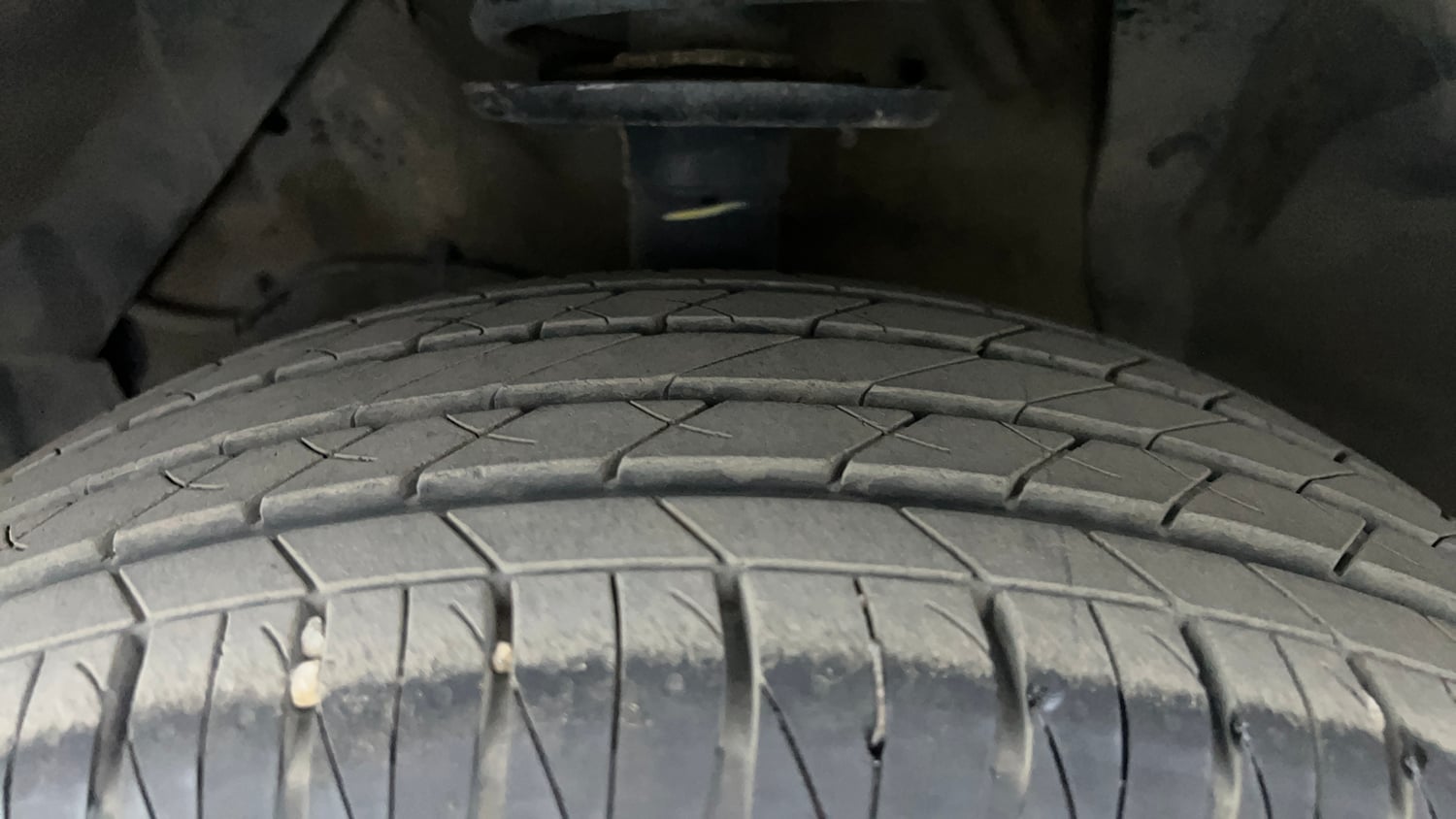 Used 2017 Maruti Suzuki Vitara Brezza [2016-2020] ZDi Plus Diesel Manual tyres LEFT FRONT TYRE TREAD VIEW