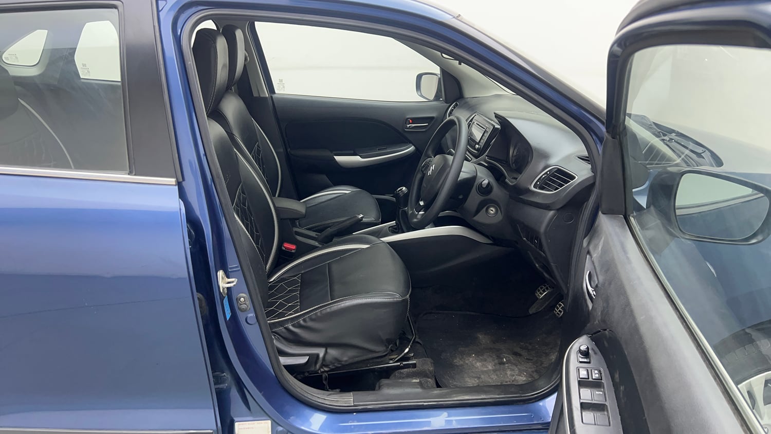 Used 2017 Maruti Suzuki Baleno Delta 1.2 Petrol Manual interior RIGHT SIDE FRONT DOOR CABIN VIEW