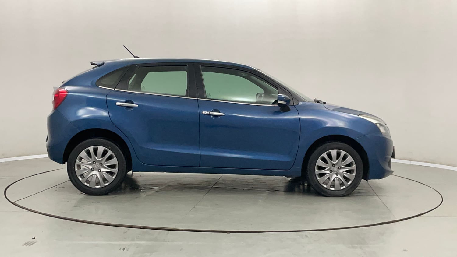 Used 2018 Maruti Suzuki Baleno Alpha 1.2 AT Petrol Automatic exterior RIGHT SIDE VIEW