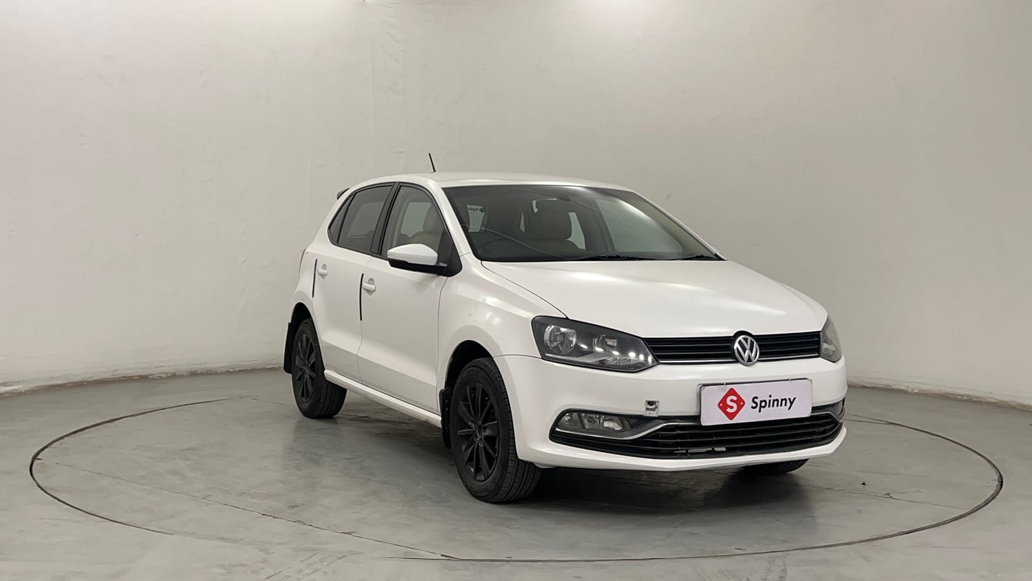 Used 2016 Volkswagen Polo Highline1.2L (P) Petrol Manual exterior RIGHT FRONT CORNER VIEW