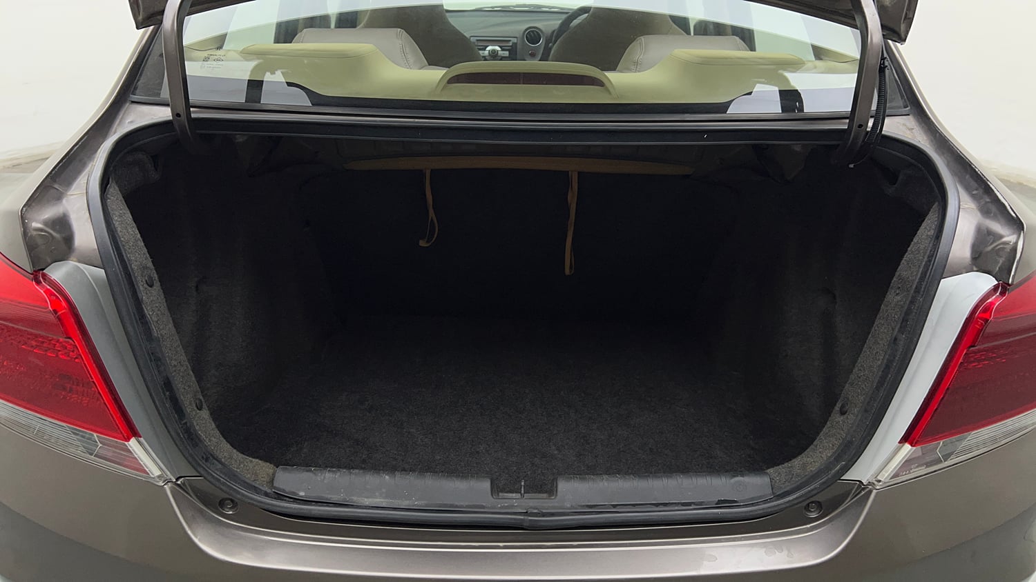 Used 2013 Honda Amaze 1.2 S i-VTEC Petrol Manual interior DICKY INSIDE VIEW