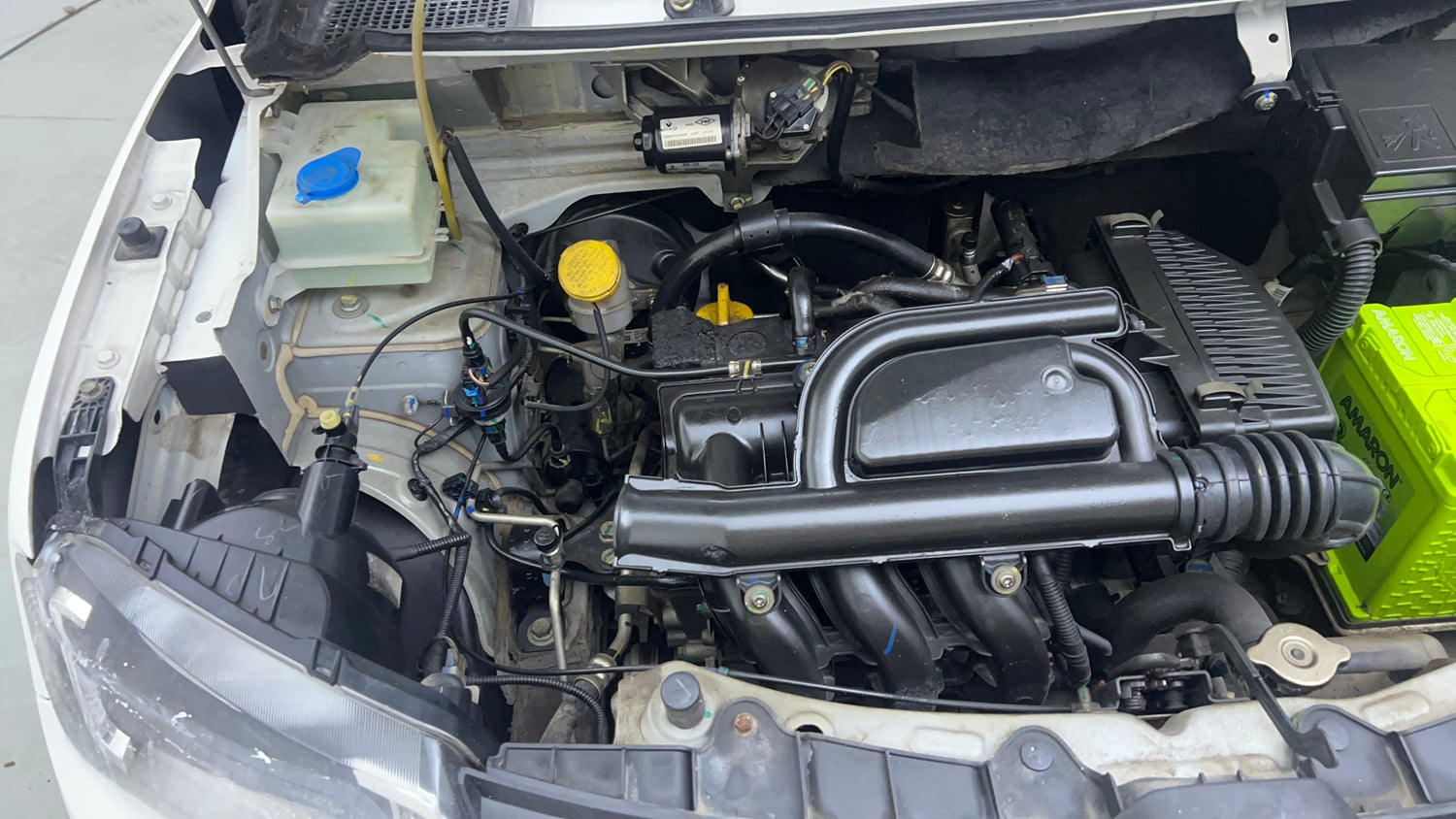 Used 2015 Renault Kwid RXT Petrol Manual engine ENGINE RIGHT SIDE VIEW