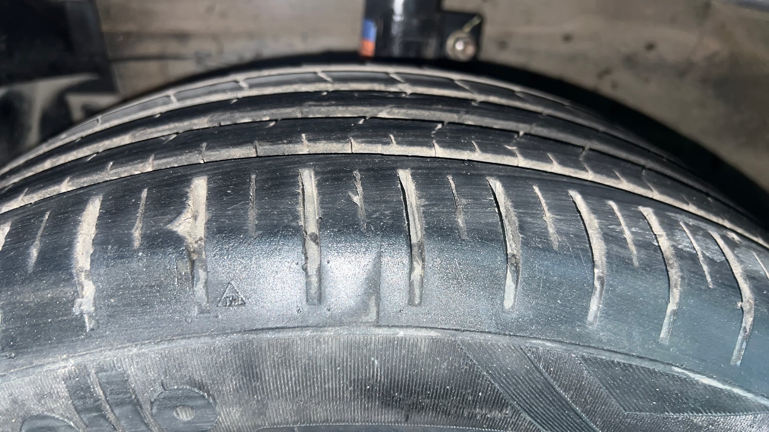 Used 2018 Maruti Suzuki Ciaz S 1.4 MT Petrol Manual tyres LEFT FRONT TYRE TREAD VIEW