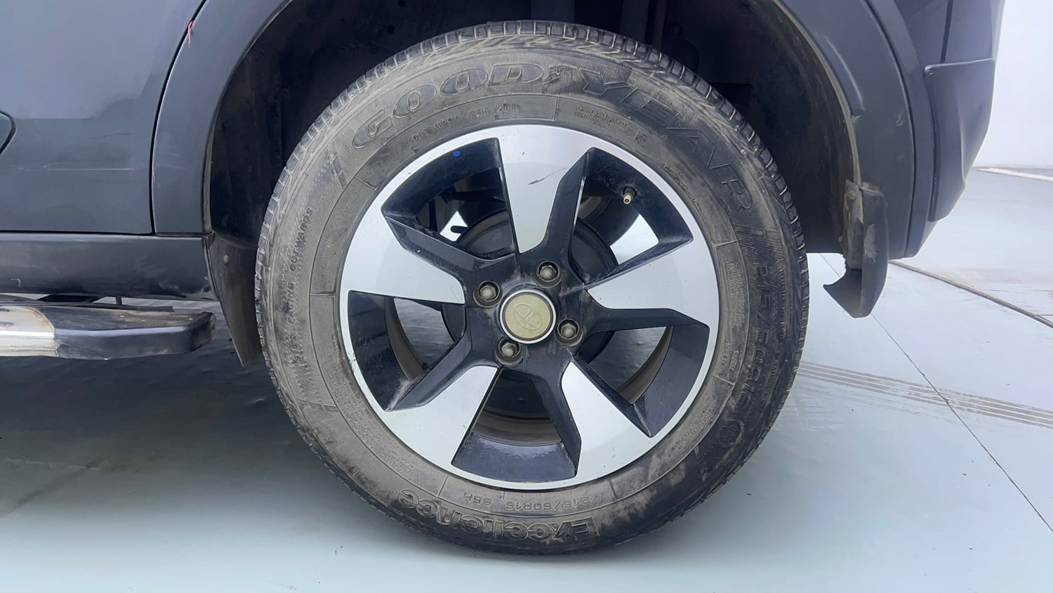 Used 2018 Tata Nexon XZA Plus Diesel Diesel Automatic tyres LEFT REAR TYRE RIM VIEW