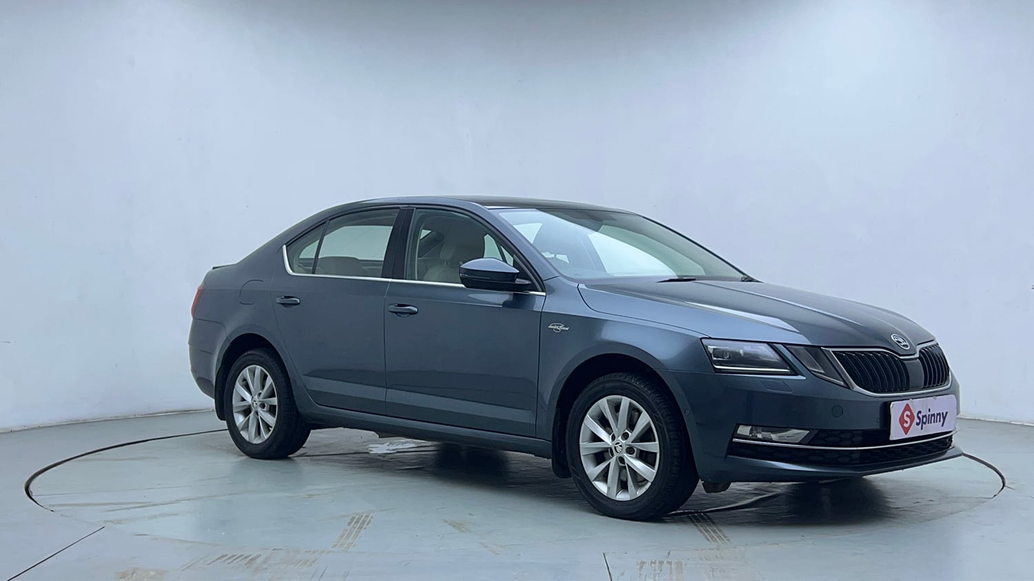 Used 2018 Skoda Octavia 1.8 TSI L&K Petrol Automatic exterior RIGHT FRONT CORNER VIEW