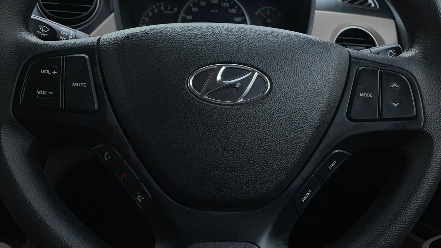 Used 2019 Hyundai Grand i10 Sportz 1.2 Kappa VTVT Petrol Manual top_features Airbags
