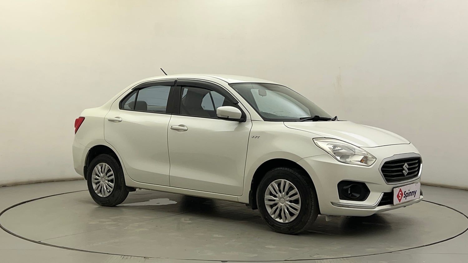 Used 2018 Maruti Suzuki Dzire VXi Petrol Manual exterior RIGHT FRONT CORNER VIEW
