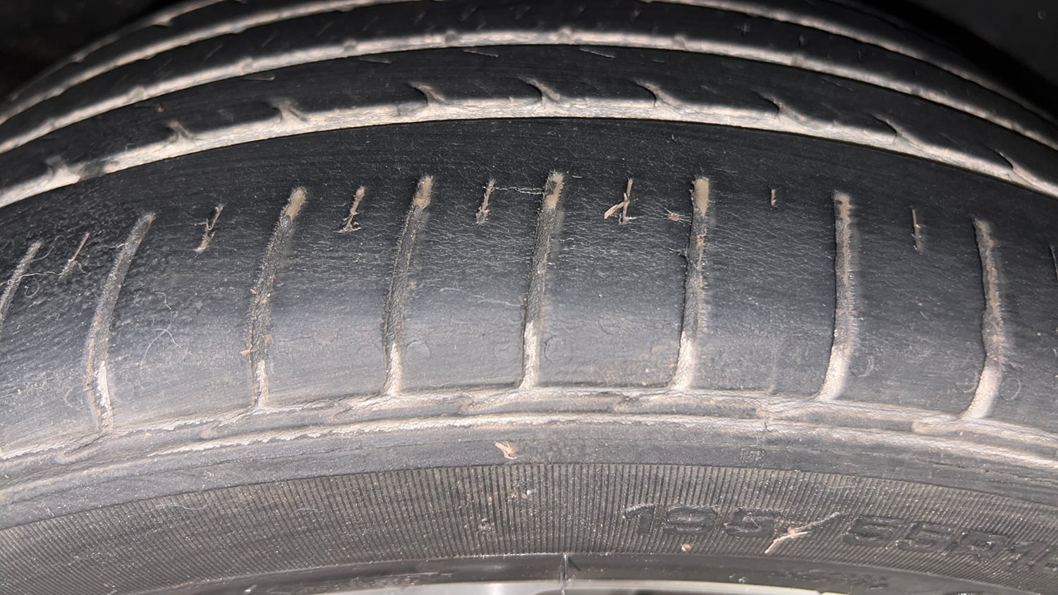 Used 2021 Maruti Suzuki Ciaz Alpha 1.5 AT Petrol Automatic tyres RIGHT REAR TYRE TREAD VIEW