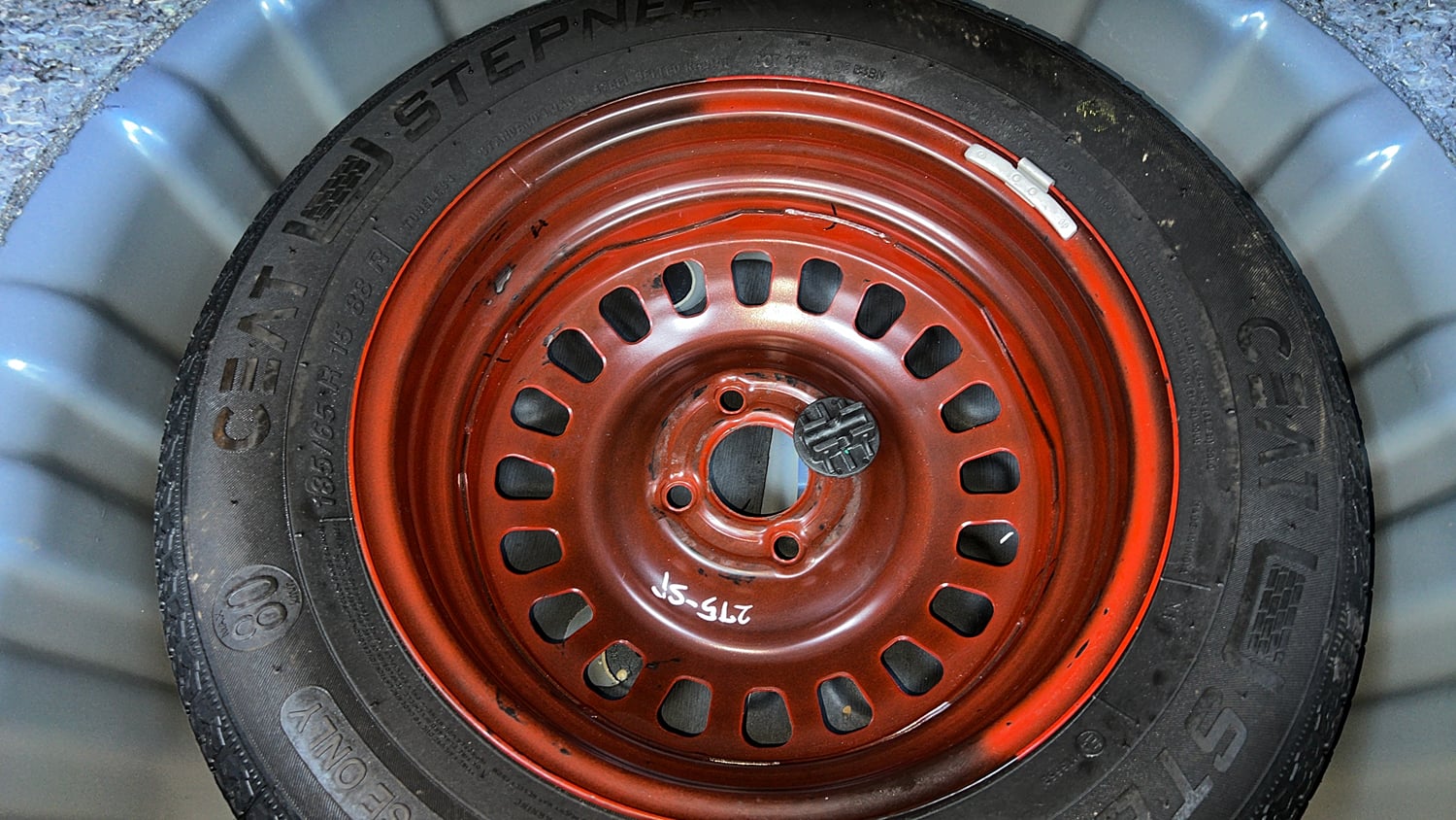 Used 2022 Nissan Magnite XV Petrol Manual tyres SPARE TYRE VIEW