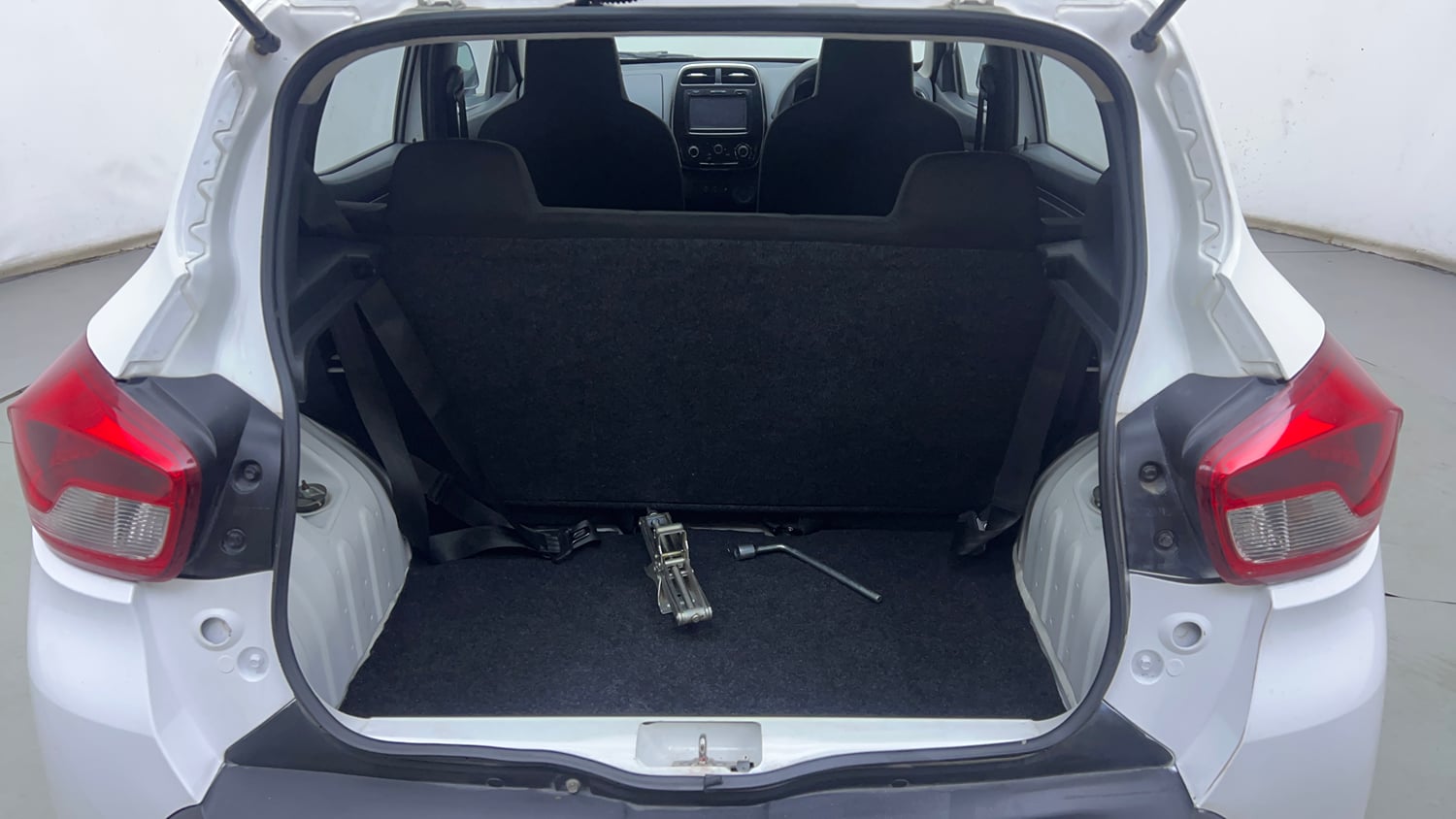 Used 2015 Renault Kwid RXT Petrol Manual interior DICKY INSIDE VIEW