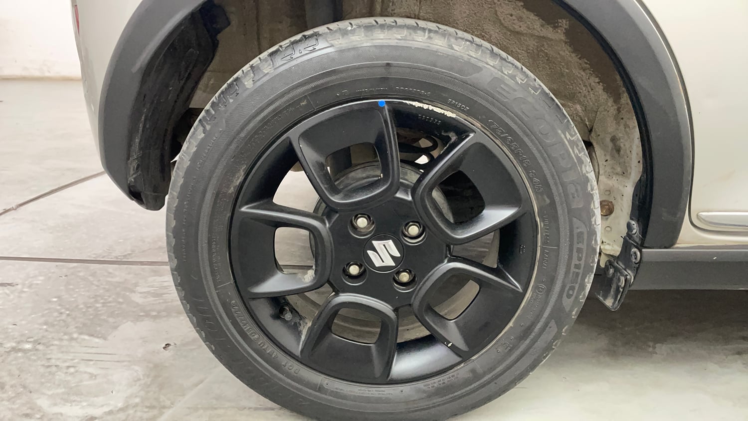 Used 2022 Maruti Suzuki Ignis Zeta 1.2 MT Petrol Manual tyres RIGHT REAR TYRE RIM VIEW