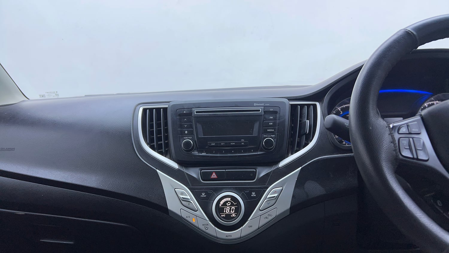 Used 2018 Maruti Suzuki Baleno Delta 1.2 AT Petrol Automatic interior MUSIC SYSTEM & AC CONTROL VIEW