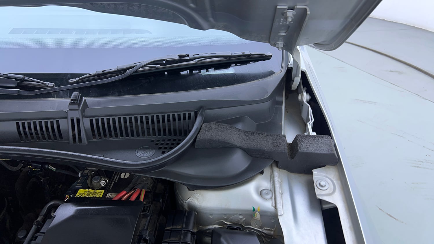 Used 2022 Skoda Slavia Style 1.0L TSI AT Petrol Automatic engine ENGINE LEFT SIDE HINGE & APRON VIEW