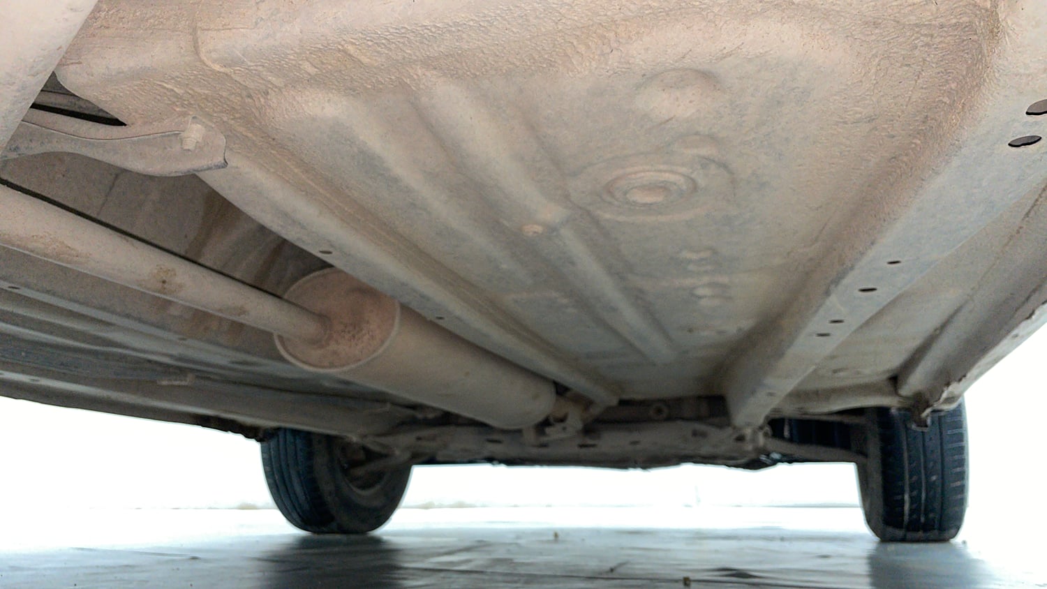 Used 2022 Maruti Suzuki Wagon R ZXI 1.2 Petrol Manual extra REAR RIGHT UNDERBODY VIEW
