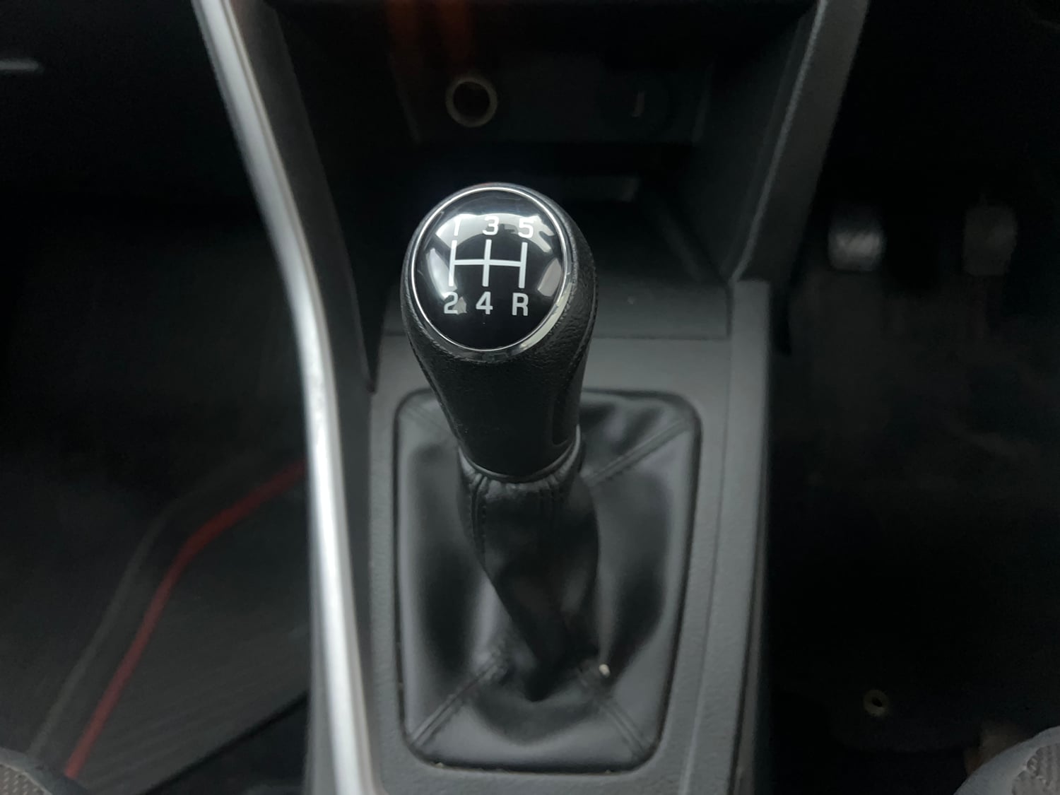 Used 2023 Maruti Suzuki Brezza Zxi Dual Tone Petrol Manual interior GEAR  KNOB VIEW