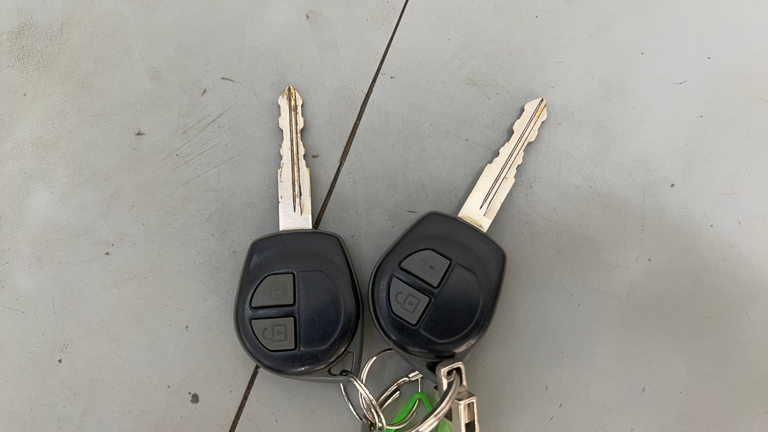Used 2012 Maruti Suzuki Swift VXi Petrol Manual extra CAR KEY VIEW