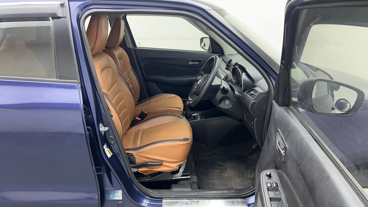 Used 2023 Maruti Suzuki Swift VXi Petrol Manual interior RIGHT SIDE FRONT DOOR CABIN VIEW