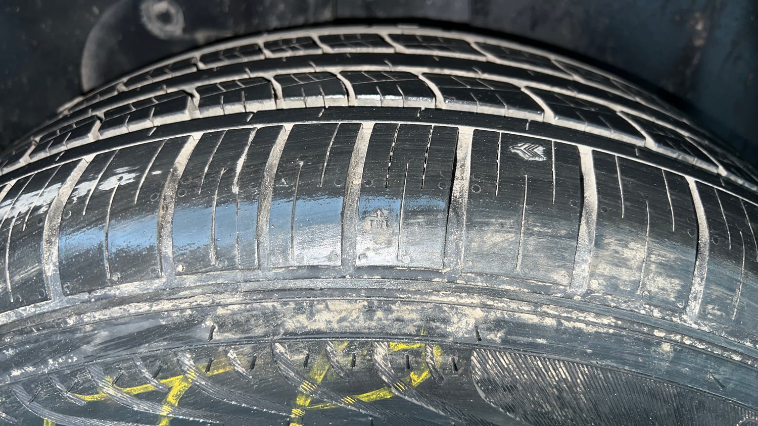 Used 2022 Tata Safari XTA Plus Diesel Automatic tyres LEFT REAR TYRE TREAD VIEW