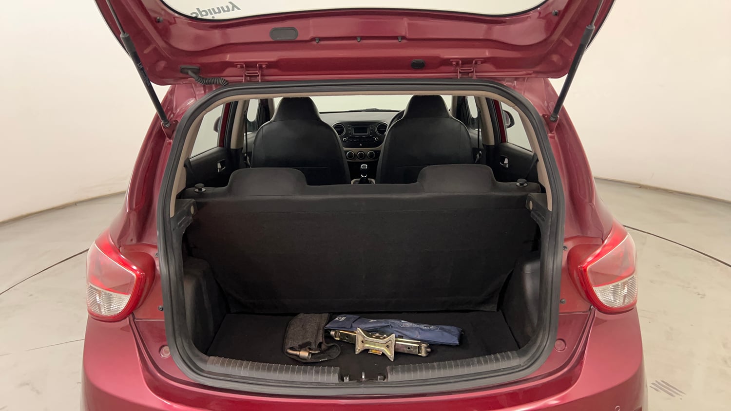 Used 2016 Hyundai Grand i10 Sportz 1.2 Kappa VTVT Petrol Manual interior DICKY INSIDE VIEW