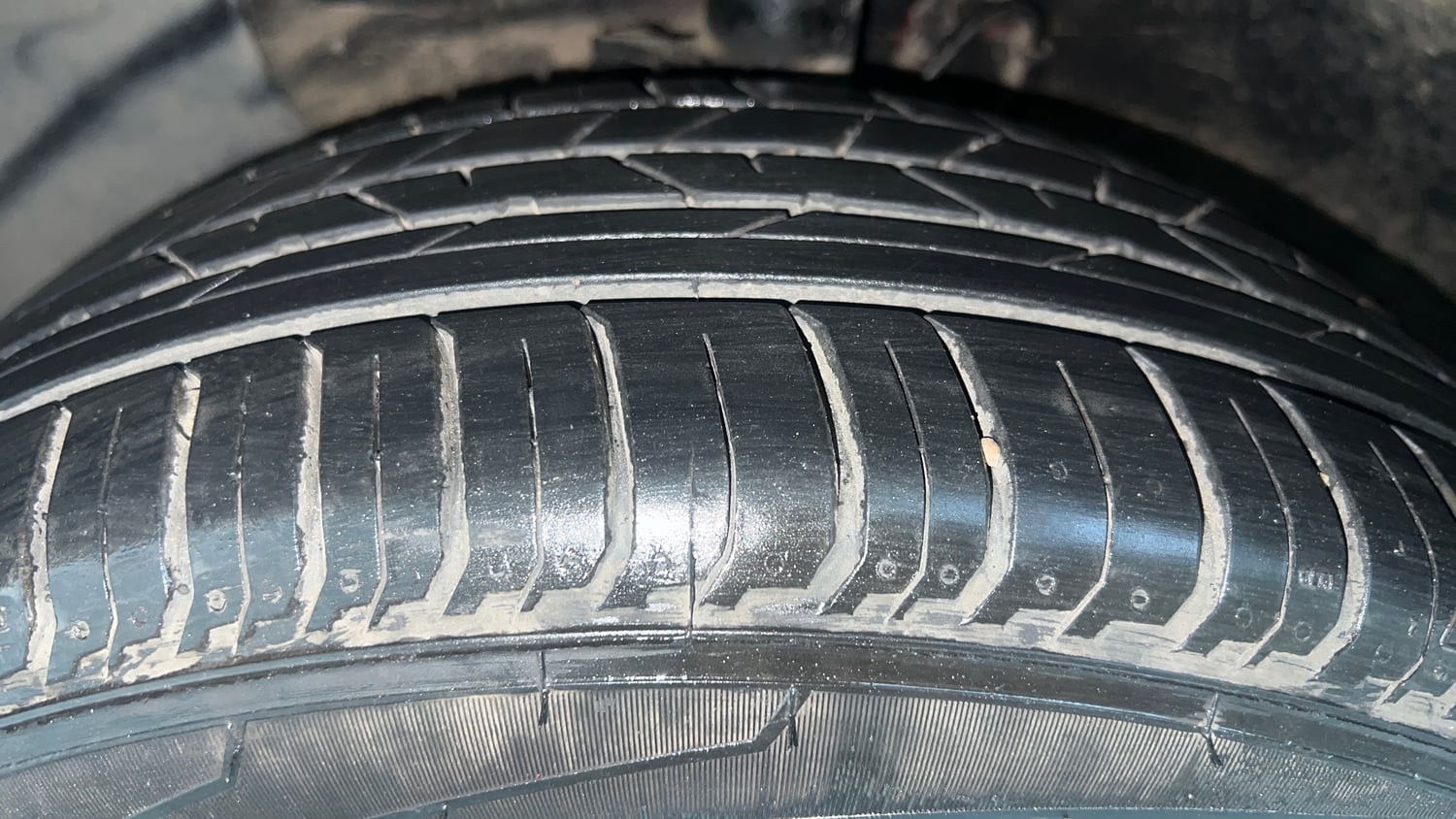 Used 2016 Hyundai i20 Active 1.2 SX Petrol Manual tyres LEFT FRONT TYRE TREAD VIEW