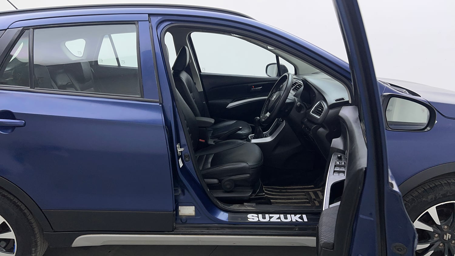 Used 2018 Maruti Suzuki S-Cross Zeta 1.3 Diesel Manual interior RIGHT SIDE FRONT DOOR CABIN VIEW
