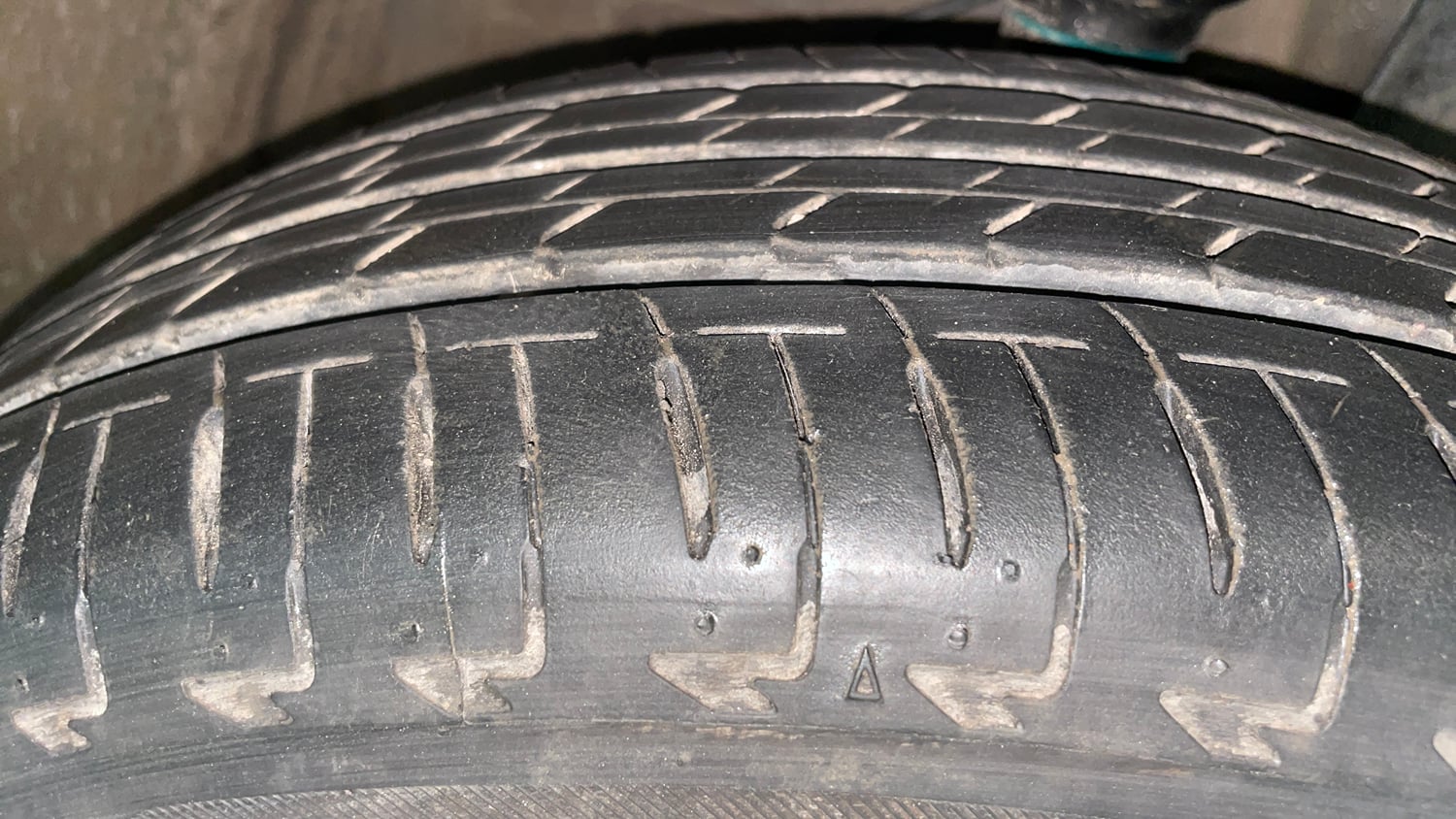 Used 2024 Maruti Suzuki Ignis Zeta 1.2 AMT Petrol Automatic tyres RIGHT FRONT TYRE TREAD VIEW