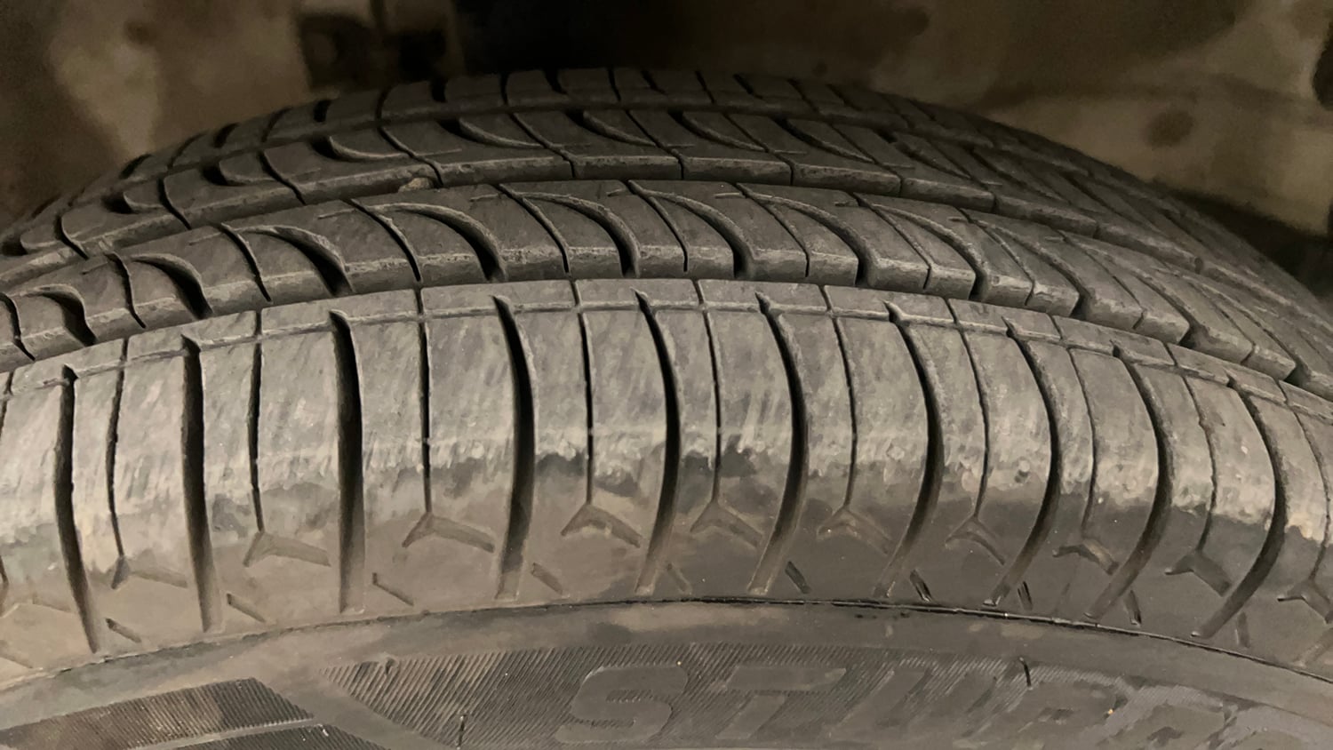 Used 2012 Maruti Suzuki Wagon R LXi Petrol Manual tyres RIGHT FRONT TYRE TREAD VIEW