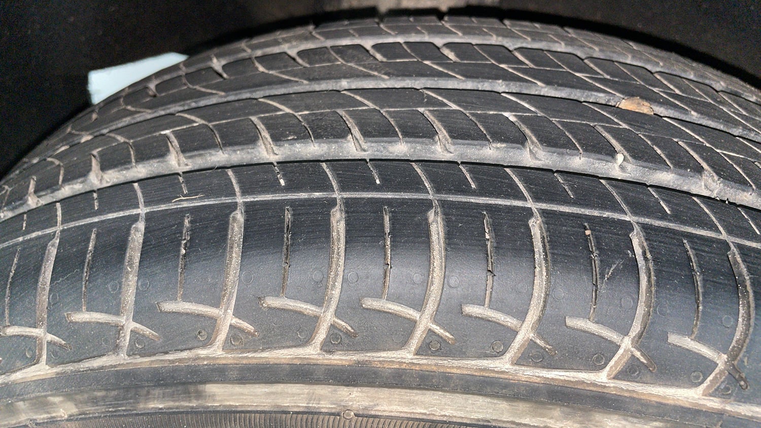 Used 2018 Maruti Suzuki Baleno Delta 1.2 Petrol Manual tyres RIGHT REAR TYRE TREAD VIEW