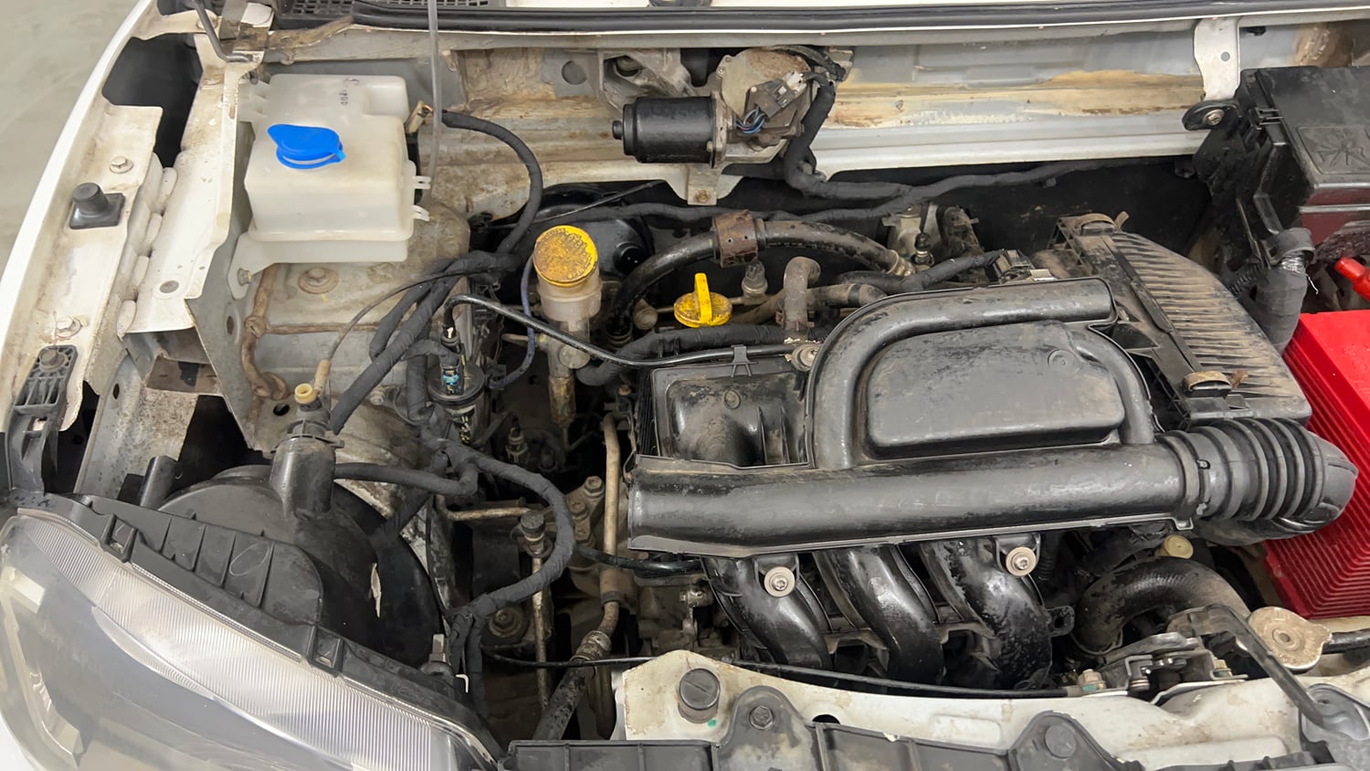 Used 2017 Renault Kwid 1.0 RXT AMT Petrol Automatic engine ENGINE RIGHT SIDE VIEW