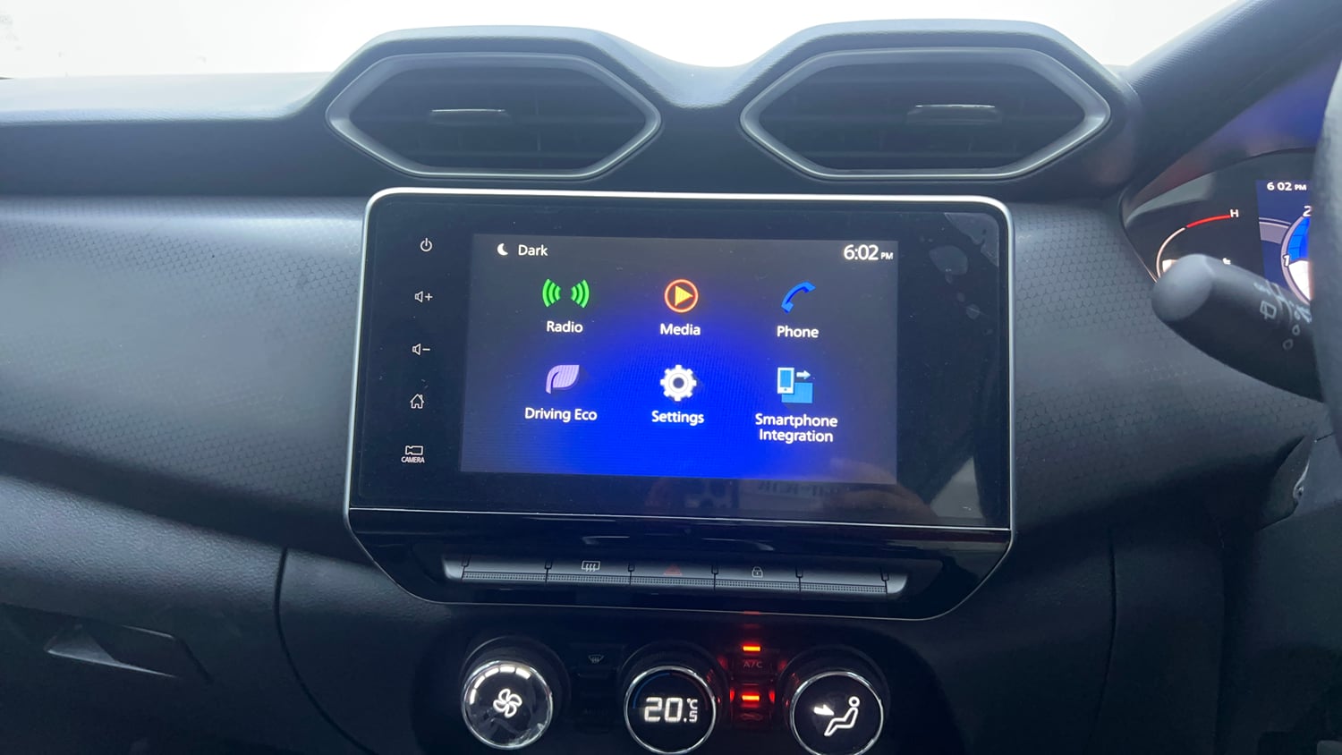 Used 2022 Nissan Magnite XV Petrol Manual interior MUSIC SYSTEM & AC CONTROL VIEW