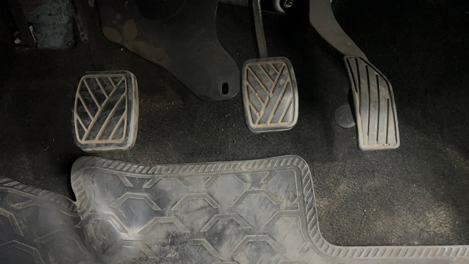 Used 2012 Maruti Suzuki Swift VXi Petrol Manual interior PEDALS VIEW