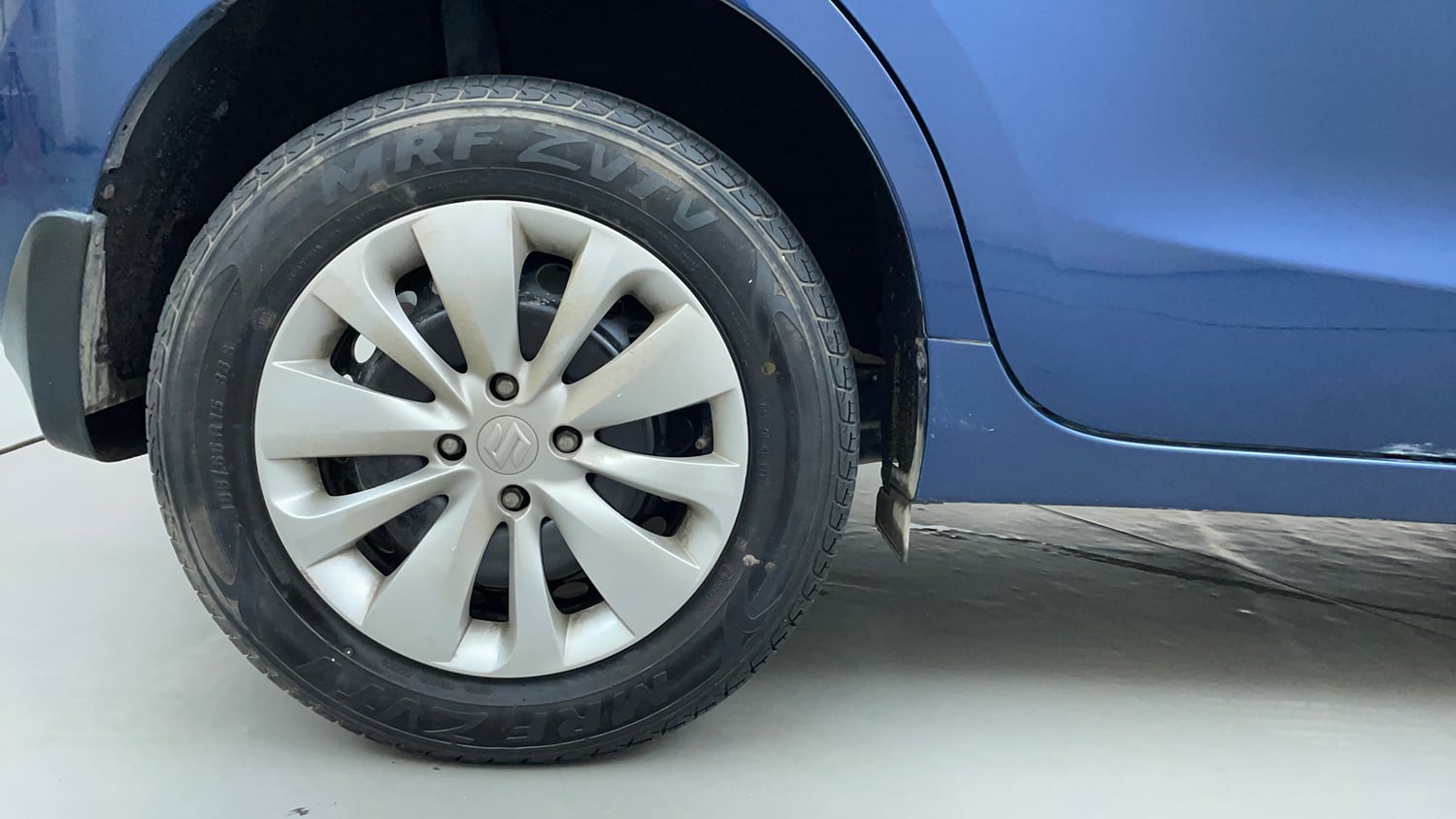 Used 2018 Maruti Suzuki Baleno Delta 1.2 Petrol Manual tyres RIGHT REAR TYRE RIM VIEW