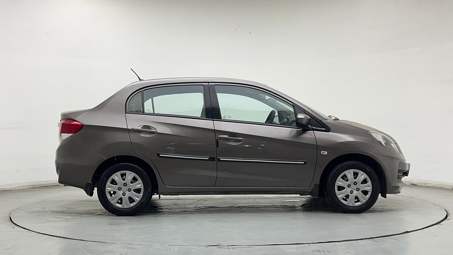 Used 2013 Honda Amaze 1.2 S i-VTEC Petrol Manual exterior RIGHT SIDE VIEW